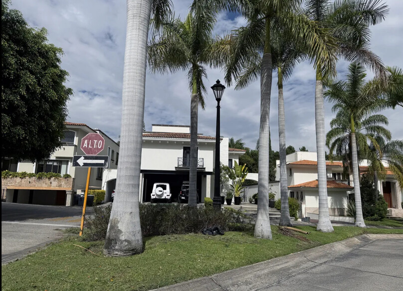 Se vendré terreno en Puerta de Hierro