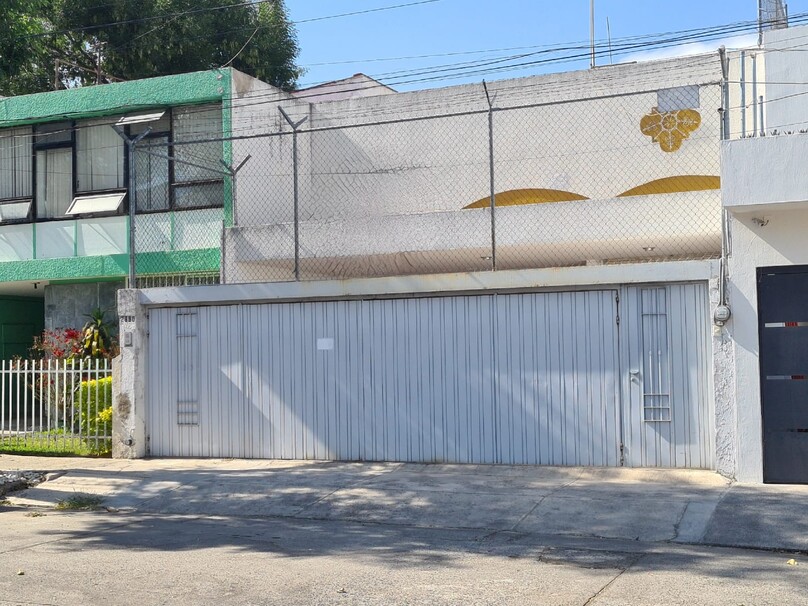 Se vende casa en Jardines del Bosque