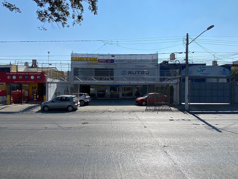 Local sobre Av. Mariano Otero y Patria