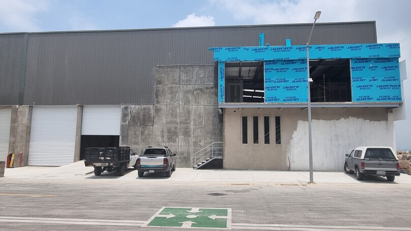 BODEGA EN RENTA  EN TOLUQUILLA TLAQUEPAQUE JAL.