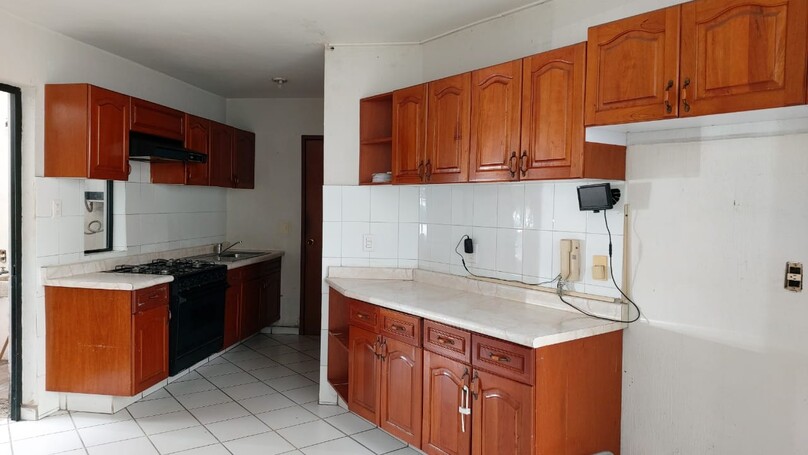 Excelente Casa en Venta en Fracc. Monraz dentro de coto