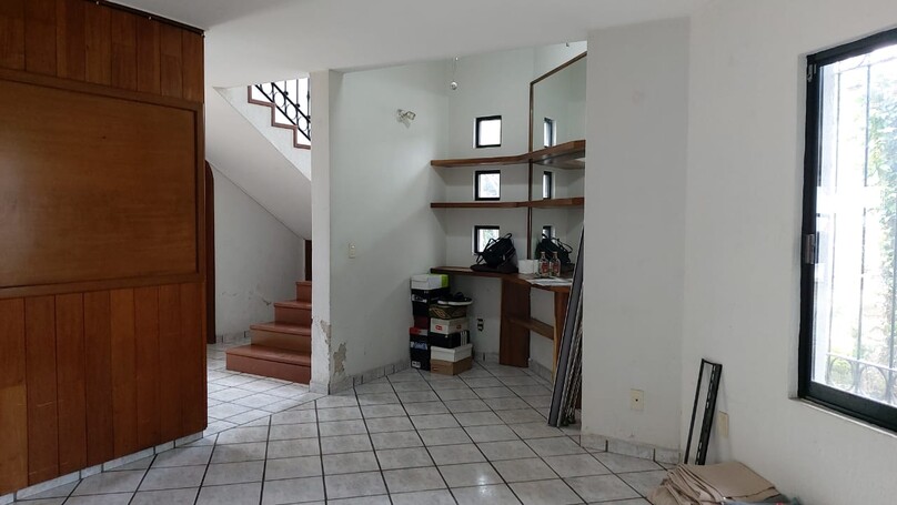 Excelente Casa en Venta en Fracc. Monraz dentro de coto