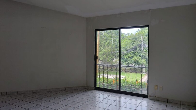 Excelente Casa en Venta en Fracc. Monraz dentro de coto