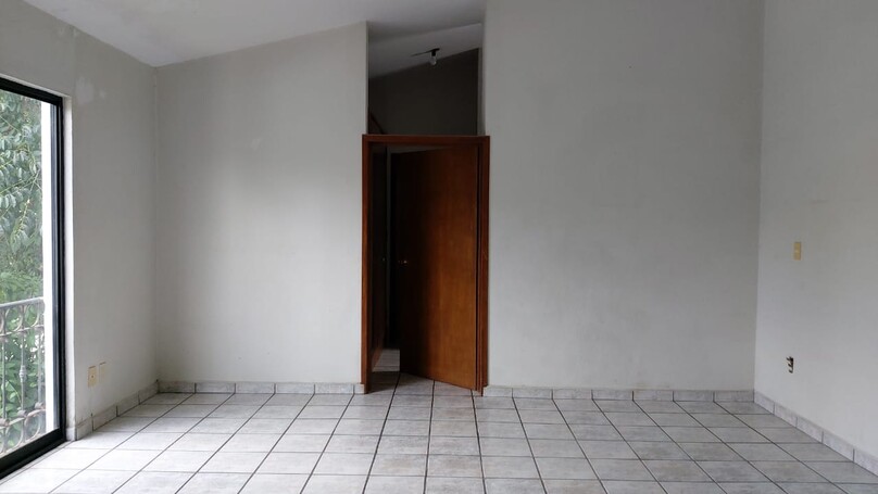 Excelente Casa en Venta en Fracc. Monraz dentro de coto