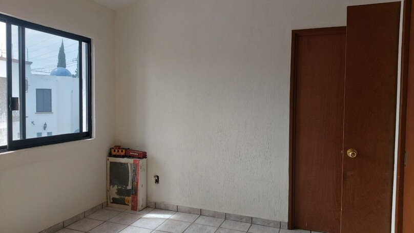 Excelente Casa en Venta en Fracc. Monraz dentro de coto