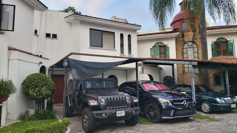 Excelente Casa en Venta en Fracc. Monraz dentro de coto