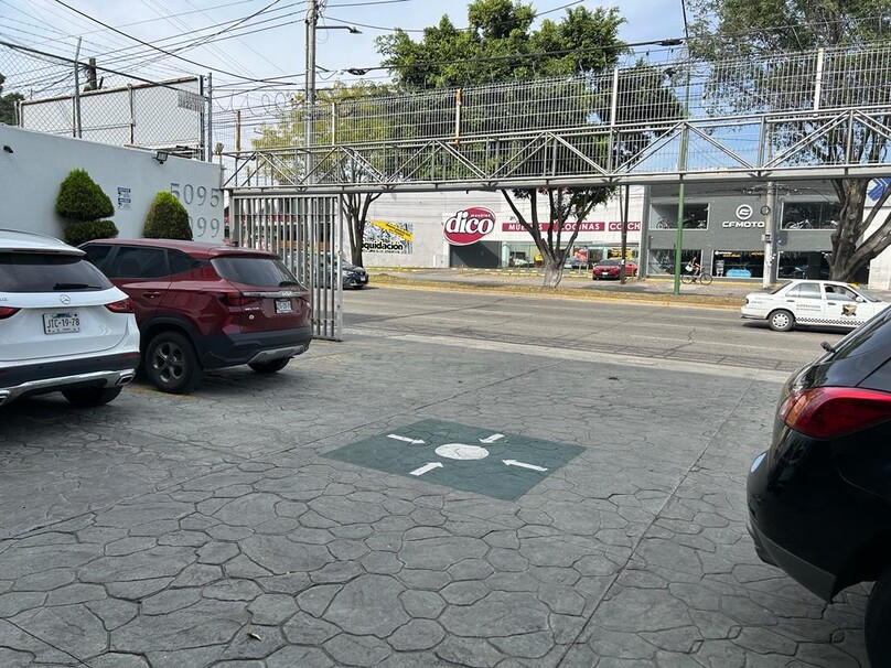 Local sobre Av. Mariano Otero y Patria