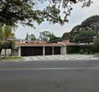 Se vende hermosa casa a precio de terreno en Colinas de San Javier