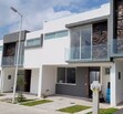 SE VENDE CASA CON ROOF GARDEN DENTRO DE COTO VICENZA