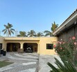 Se vende hermosa casa por carretera Tesistan y Base Aerea