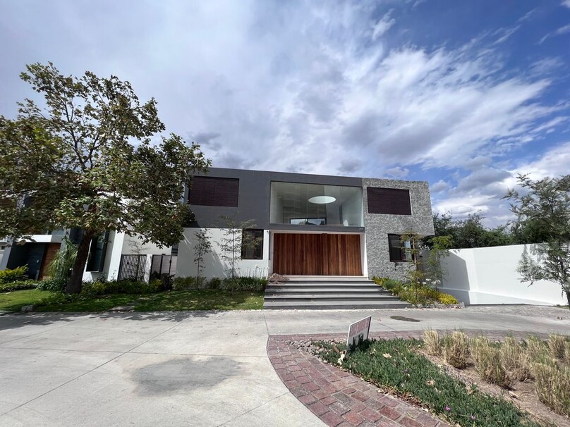 Hermosa casa en venta en Reserva Real